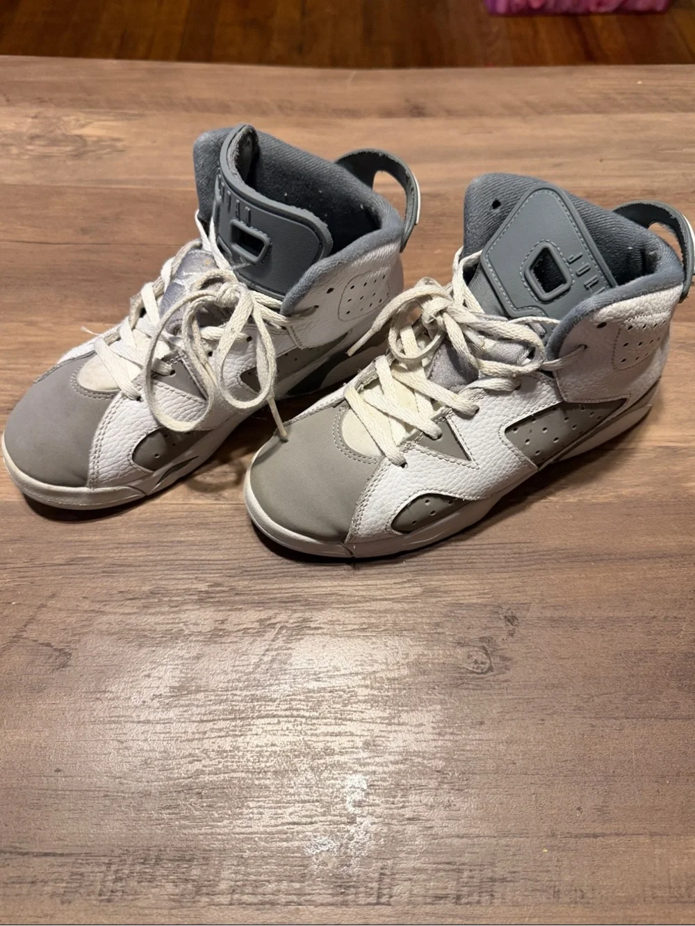 Jordan 6 Retro Youth White / Gray Basketball Sneakers